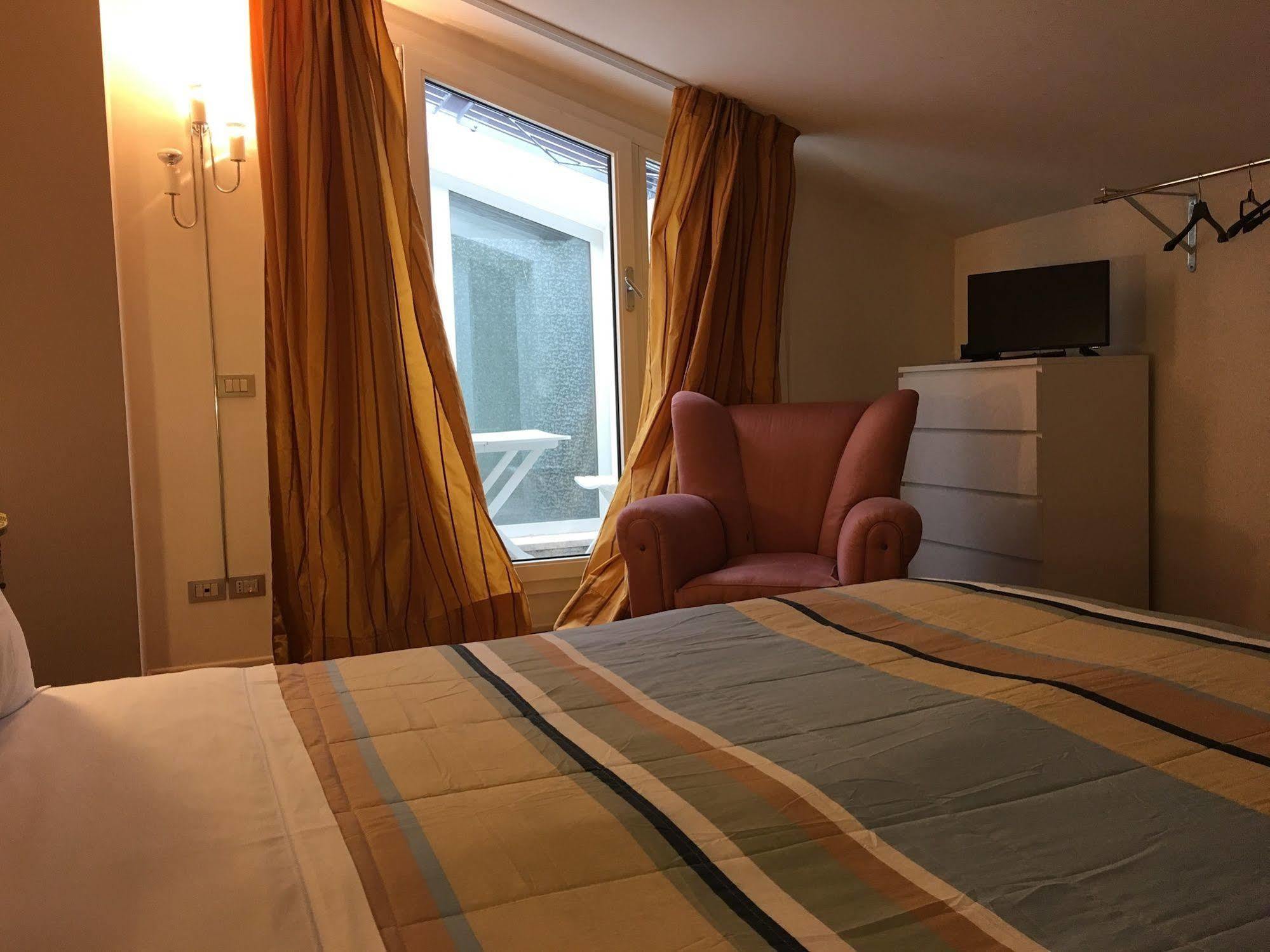 Domus Nova Residenza Il B&B Mantua Zewnętrze zdjęcie