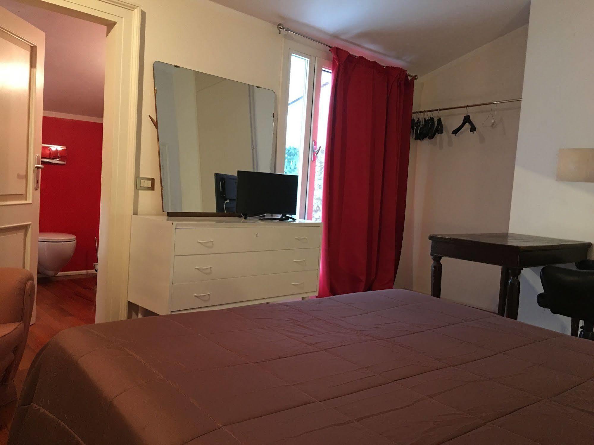 Domus Nova Residenza Il B&B Mantua Zewnętrze zdjęcie